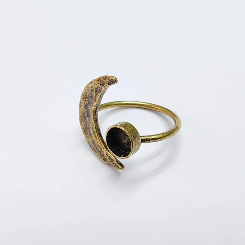 Crescent Moon Adjustable Ring, 6mm Bezel Setting, Antique Bronze Ring Base, G37633