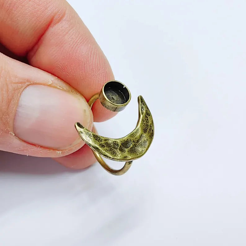 Crescent Moon Adjustable Ring, 6mm Bezel Setting, Antique Bronze Ring Base, G37633