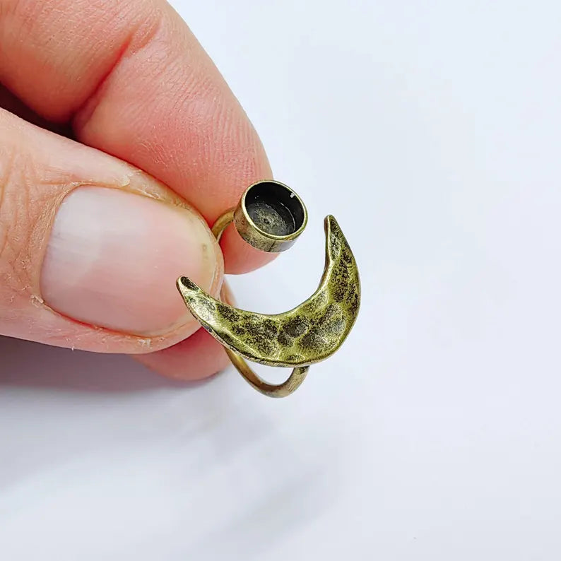 Crescent Moon Adjustable Ring, 6mm Bezel Setting, Antique Bronze Ring Base, G37633