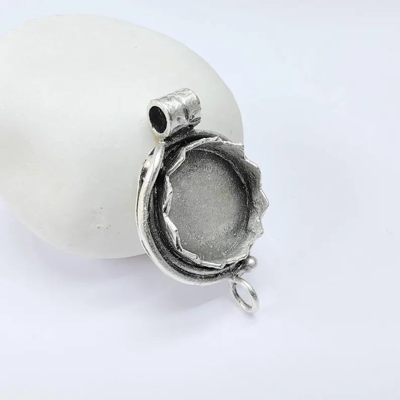Organic Oval Pendant Base, Textured Bezel Setting for Resin Jewelry, Antique Silver, 35x23mm, G37643