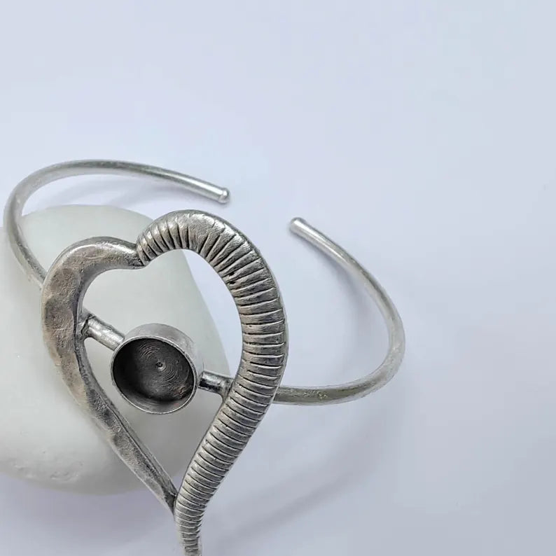 Heart Bezel Bracelet Base, 10mm Setting, Antique Silver, Adjustable Cuff, G37664