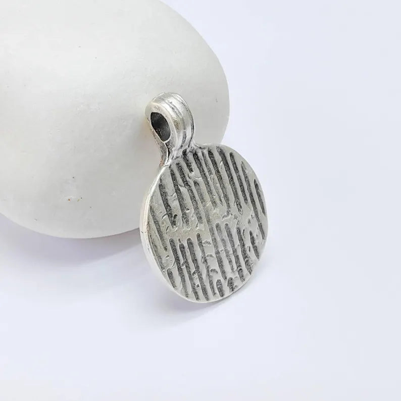 Textured Round Pendant, Antique Silver Plated Zamac Charm, 30x21mm Jewelry Finding G37665