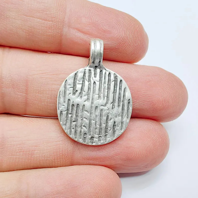Textured Round Pendant, Antique Silver Plated Zamac Charm, 30x21mm Jewelry Finding G37665