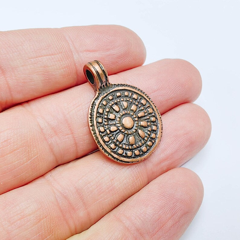 Antique Copper Round Pendant with Ornate Pattern 30x21mm, Nickel Free Charm for Necklace G37679