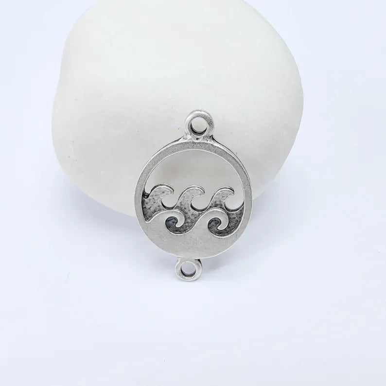 2 Wave Circle Connector, Ocean Motif Jewelry Link, Antique Silver Design, G37680