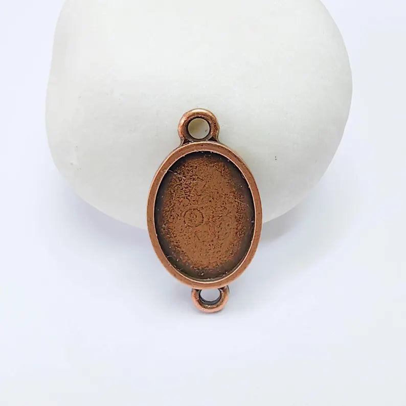 Oval Connector Bezel, Resin Pendant Blank Base, Cabochon Mounting, Antique Copper Plated (18x13mm) G37683