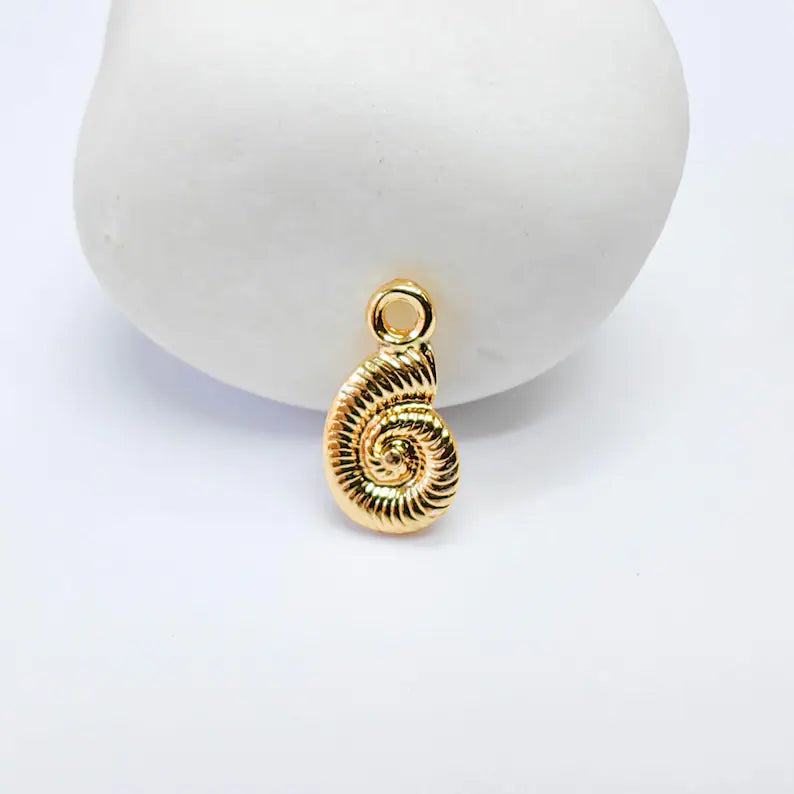 4 Spiral Shell Charm, Nautilus Pendant, 24K Gold Color, Zamac Jewelry Finding, 16x9mm, G37693