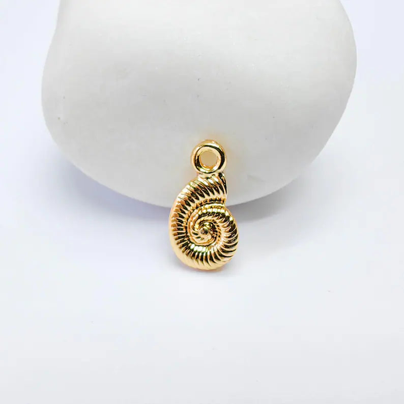 4 Spiral Shell Charm, Nautilus Pendant, 24K Gold Color, Zamac Jewelry Finding, 16x9mm, G37693