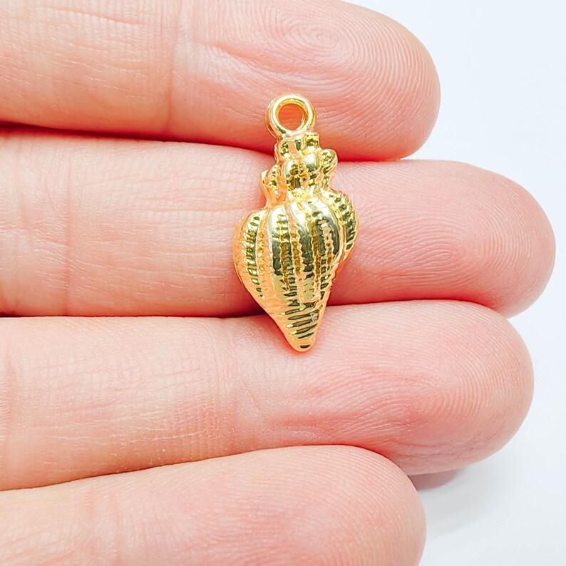 2 Sea Shell Charm, Ocean Inspired Design, Gold Color, Zamac Jewelry Finding, 23x11mm, G37695