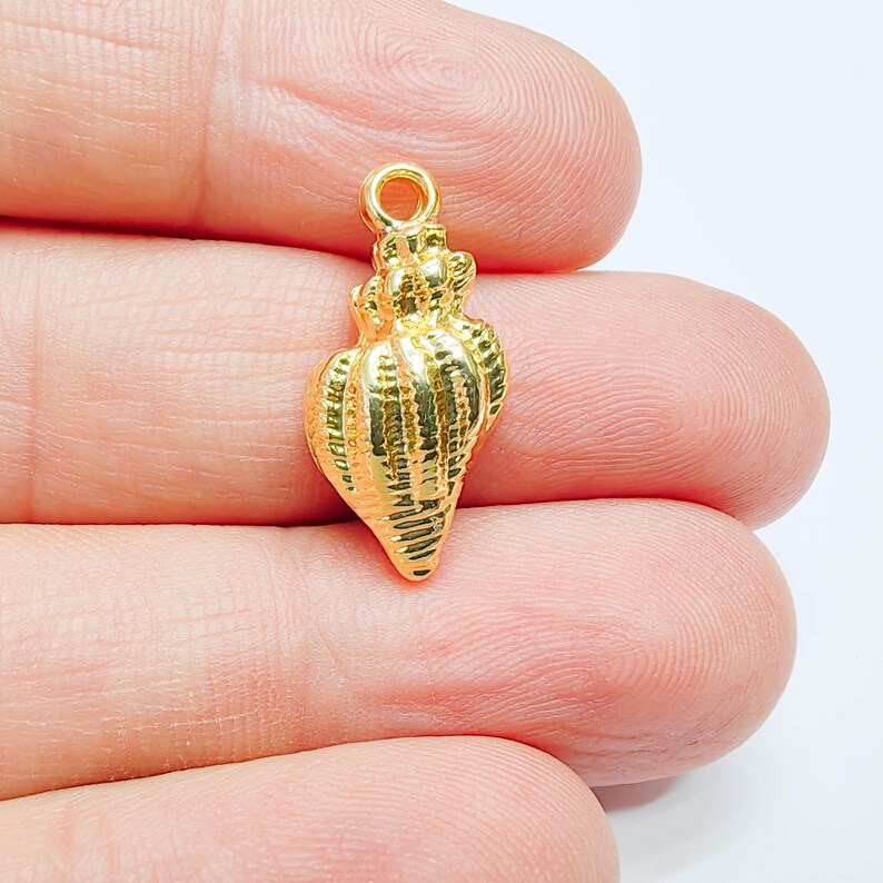 2 Sea Shell Charm, Ocean Inspired Design, Gold Color, Zamac Jewelry Finding, 23x11mm, G37695