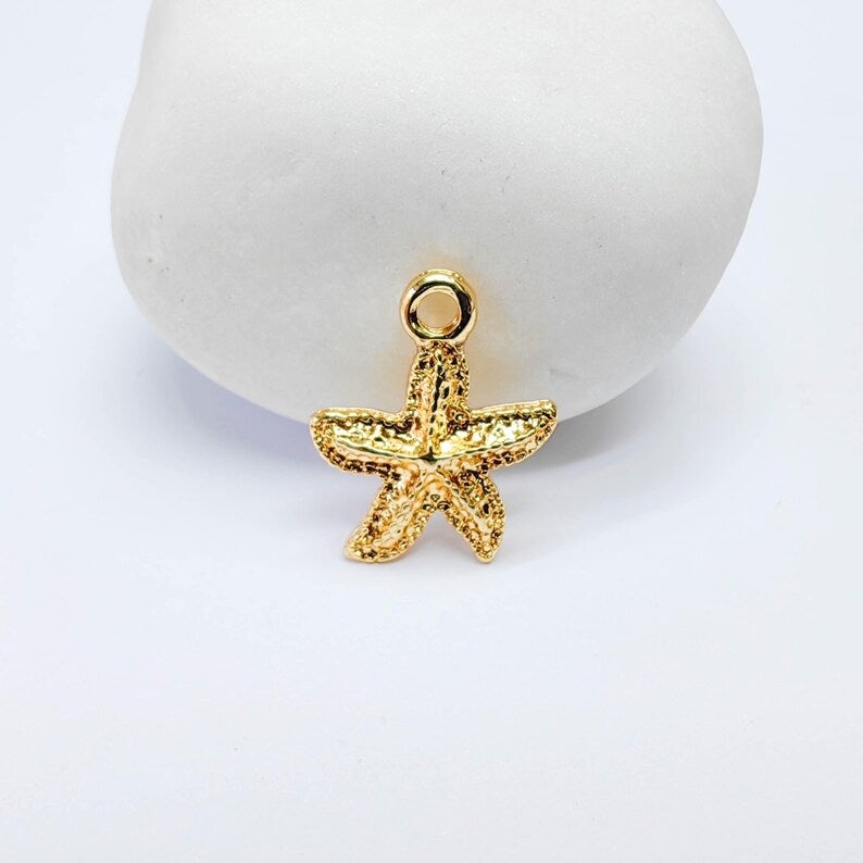 4 Starfish Charm Pendant, Textured Sea Star Design, 24k Gold Color, Jewelry Finding, 18x15mm, G37699