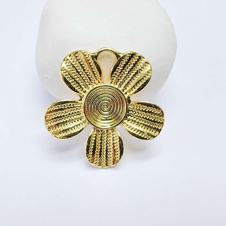 Flower Spiral Charm, Textured Floral Design, 24k Gold Color, Jewelry Finding, 33mm, G37706