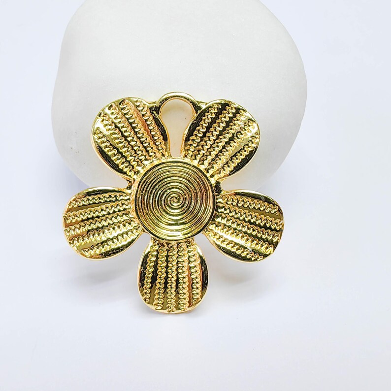 Flower Spiral Charm, Textured Floral Design, 24k Gold Color, Jewelry Finding, 33mm, G37706