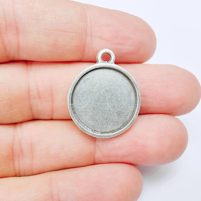 Round Bezel Pendant, 20mm Inner Size, Antique Silver Plated, Zamac Jewelry Finding, 26x21mm, G37760