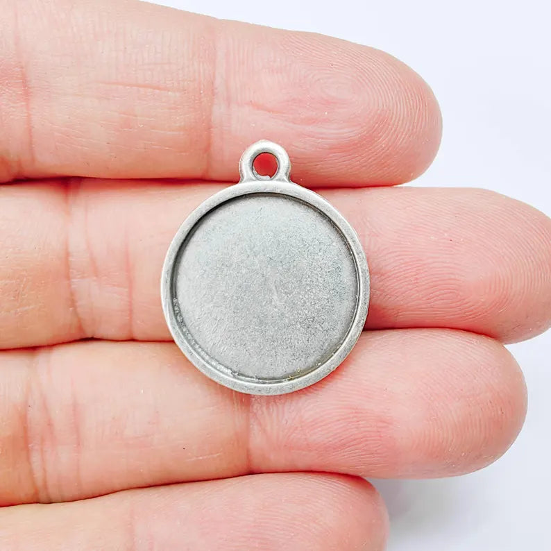 Round Bezel Pendant, 20mm Inner Size, Antique Silver Plated, Zamac Jewelry Finding, 26x21mm, G37760