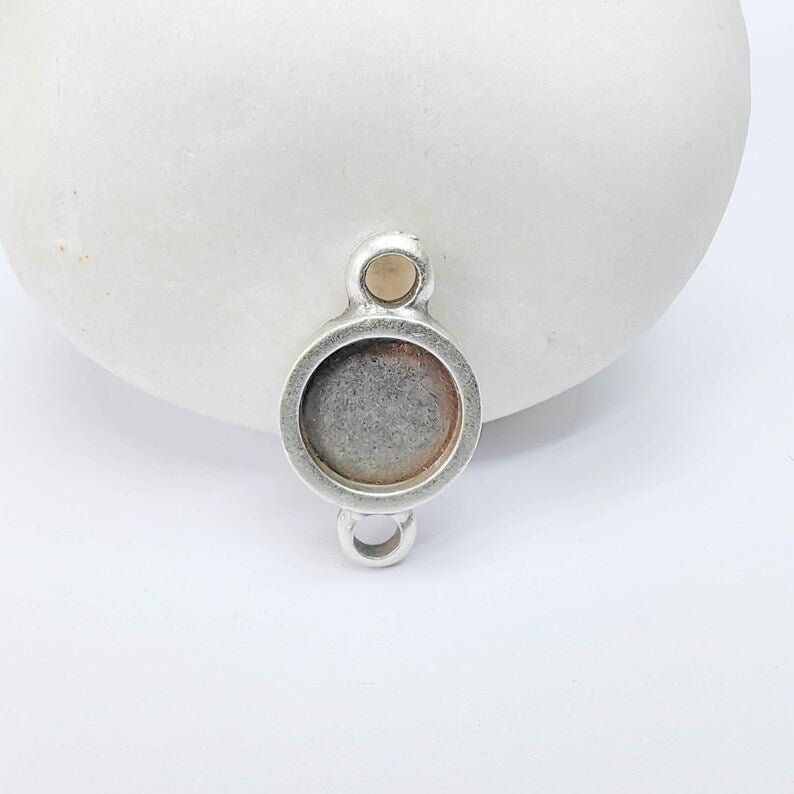 2 Round Bezel Connector Pendant, Minimal Cabochon Frame, Antique Silver Plated, 8mm, G37765