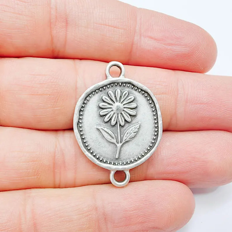 Daisy Flower Connector Charm, Floral Botanical Design, Antique Silver Plated, Round Shape, 34x24mm, G37776