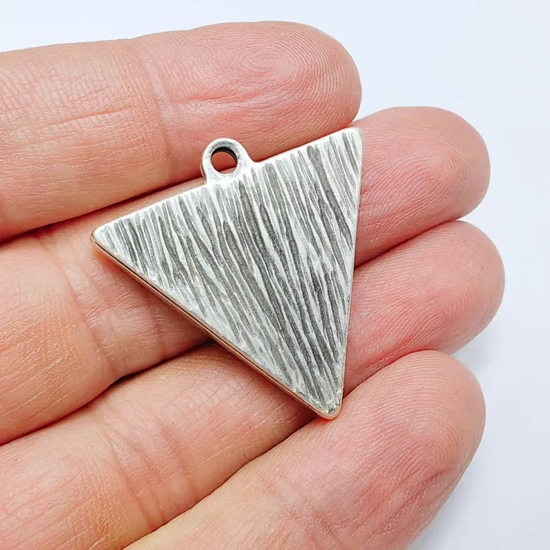 Triangle Bezel Charm Pendant, 25x25mm Bezel Setting, Geometric Frame, Antique Silver Plated G37782