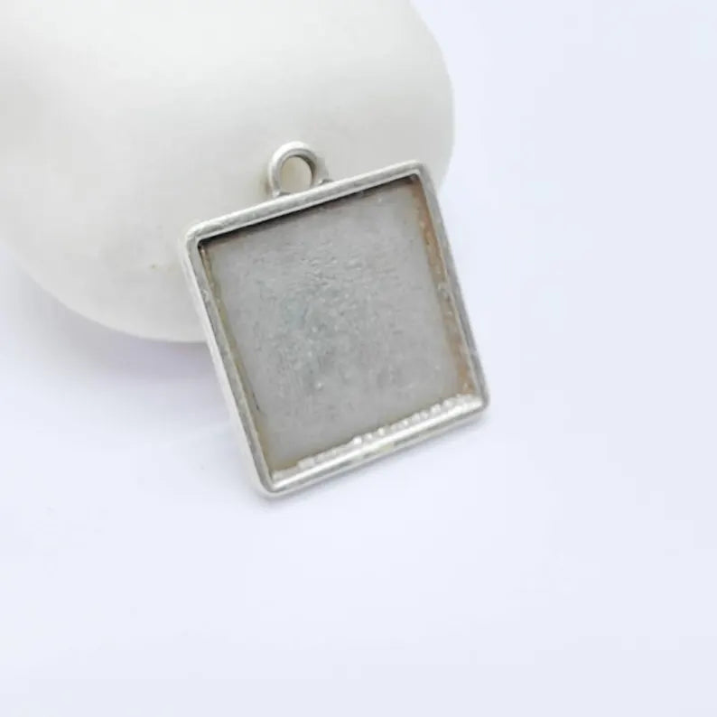 Square Bezel Pendant, 20mm Inner Size, Antique Silver Plated, Zamac Jewelry Finding, 26x22mm, G37724