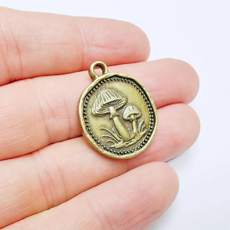 Mushroom Charm Pendant, Botanical Fungi Design, Antique Bronze Plated, 29x24mm, G37733