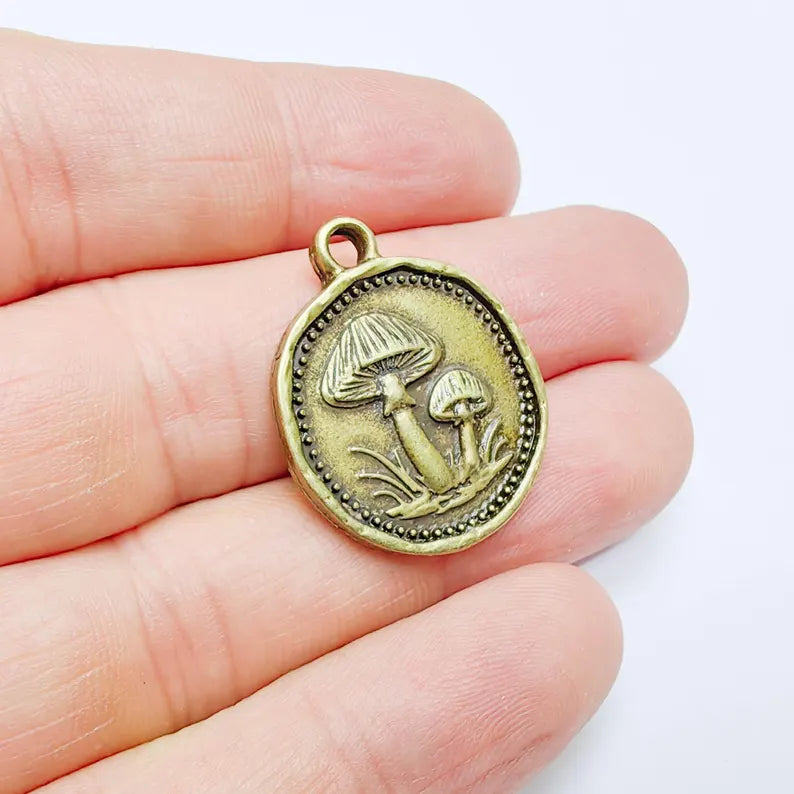 Mushroom Charm Pendant, Botanical Fungi Design, Antique Bronze Plated, 29x24mm, G37733