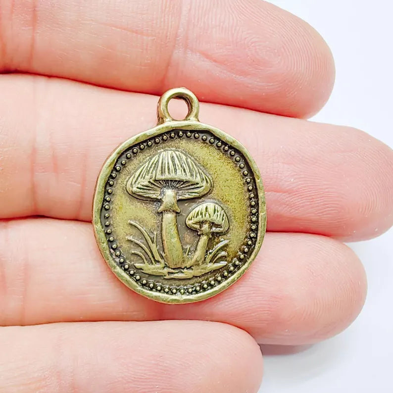 Mushroom Charm Pendant, Botanical Fungi Design, Antique Bronze Plated, 29x24mm, G37733