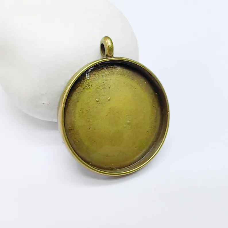 Pendant Blanks, Resin Bezel Bases, 30mm Mosaic Mountings, Polymer Clay, Antique Bronze Plated G37737