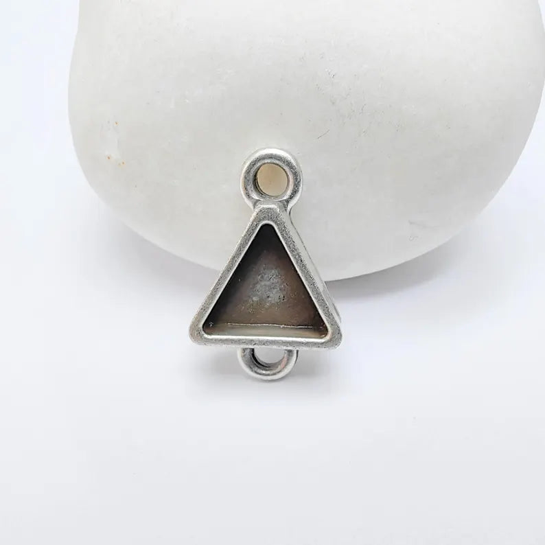 2 Triangle Bezel Connector Pendant, Geometric Open Back Design, Antique Copper Plated, 10mm, G37741