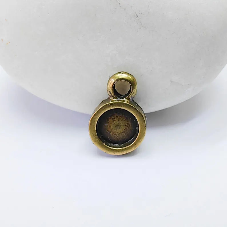 4 Round Bezel Pendant Blank, Circular Design, Antique Bronze Plated, 10mm Bezel, G37789