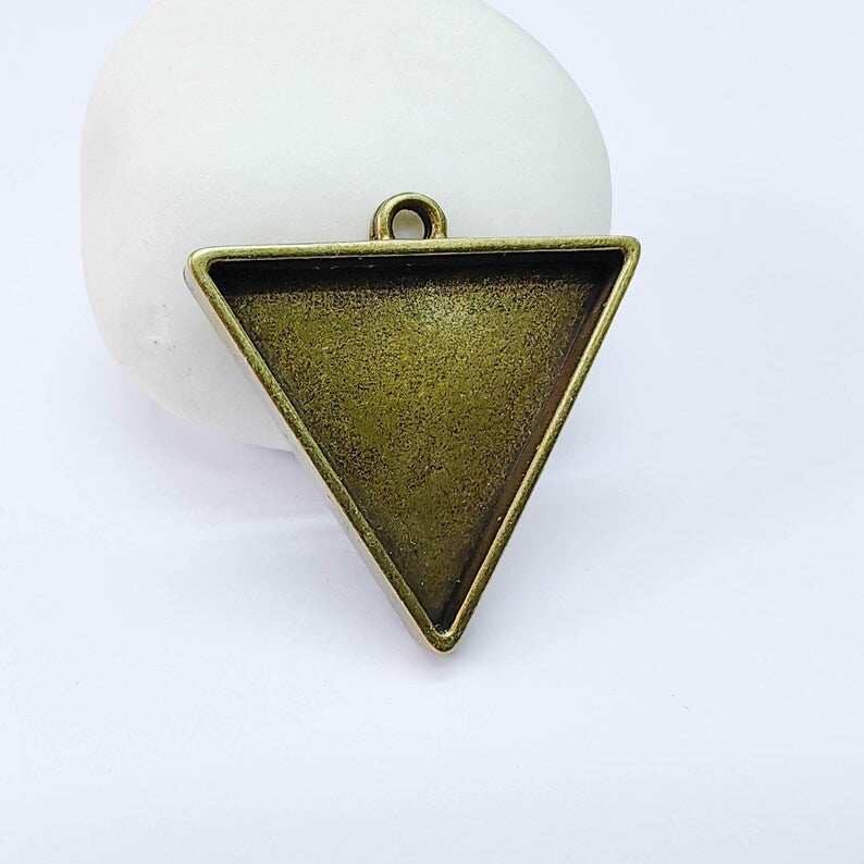 Triangle Bezel Charm Pendant, 25x25mm Bezel Setting, Geometric Frame G37756