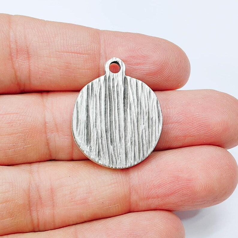 Daisy Flower Charm Pendant, Botanical Floral Design, Antique Silver Plated, Round Shape, 28x24mm, G37761