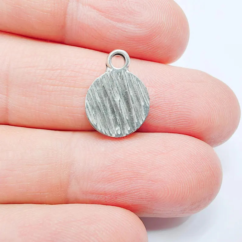 4 Round Bezel Pendant, 10mm Inner Size, Antique Silver Plated, Zamac Jewelry Finding, 16x12mm, G37773