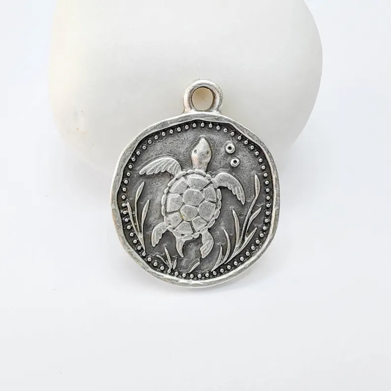 Sea Turtle Charm Pendant, Marine Animal Design, Antique Silver Plated, Round Shape, 28x24mm, G37777