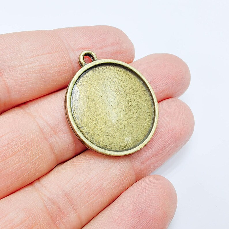 Round Bezel Pendant, 25mm Inner Size, Antique Bronze Plated, Zamac Jewelry Finding, 31x26mm, G37780
