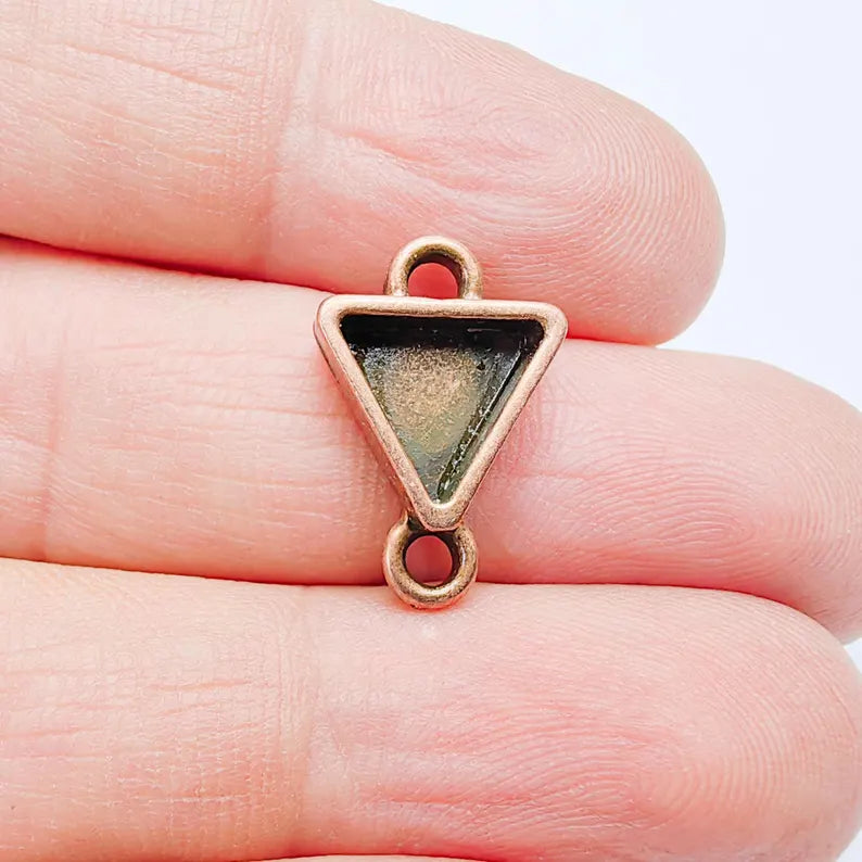 4 Triangle Bezel Connector Pendant, Geometric Open Back Design, Antique Copper Plated, 10mm, G37784