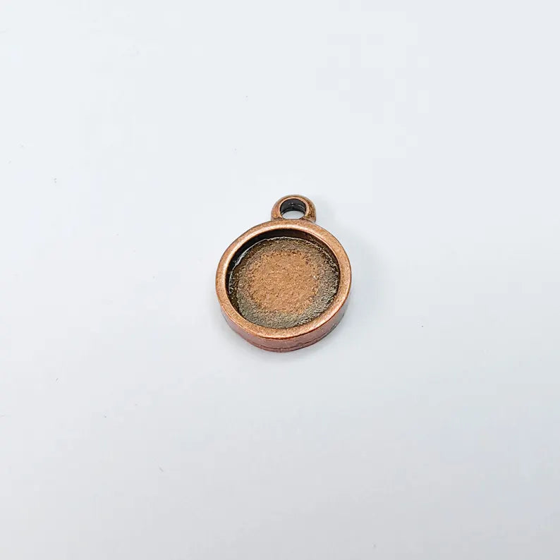 4 Round Bezel Pendant Blank, Circular Design, Antique Copper Plated, 10mm Bezel, G37810
