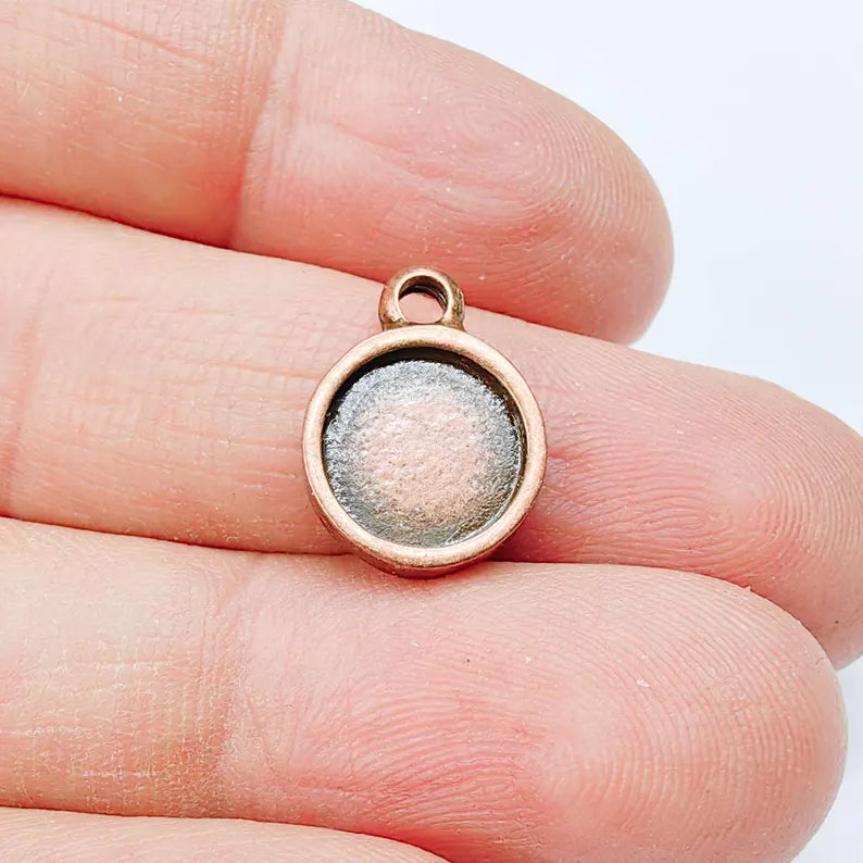 4 Round Bezel Pendant Blank, Circular Design, Antique Copper Plated, 10mm Bezel, G37810