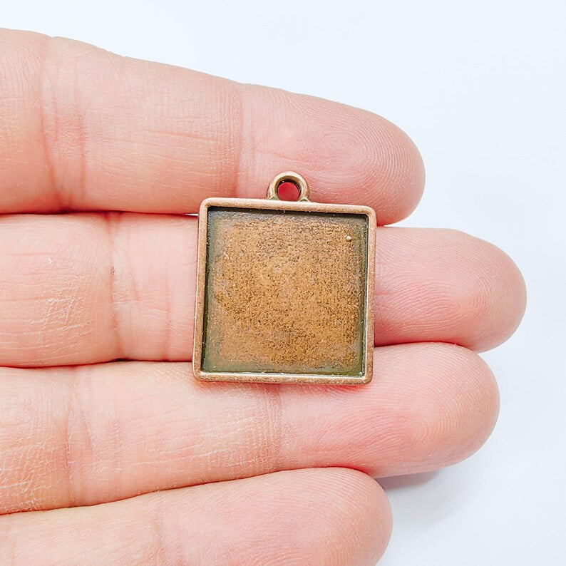 Square Bezel Pendant, 20x20mm Inner Size, Antique Copper Plated, Zamac Jewelry Finding, 26x22mm, G37822