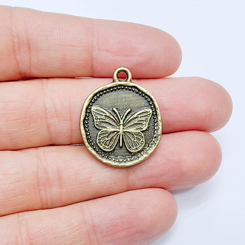 Buterfly Charm Pendant, Detailed Insect Design, Antique Bronze Plated, Round Shape, 28x24mm, G37796