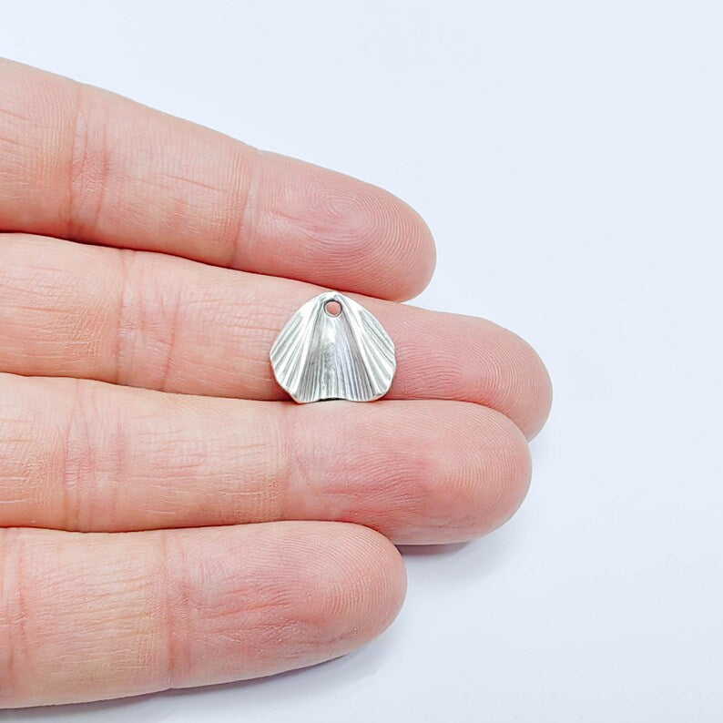 4 Fan, Scallop Shell Charm Pendant, Textured Sea Shell Design, Antique Silver Plated, 15x14mm, G37798