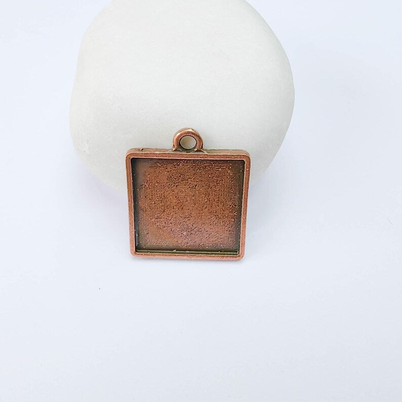 Square Bezel Pendant, 20x20mm Inner Size, Antique Copper Plated, Zamac Jewelry Finding, 26x22mm, G37822