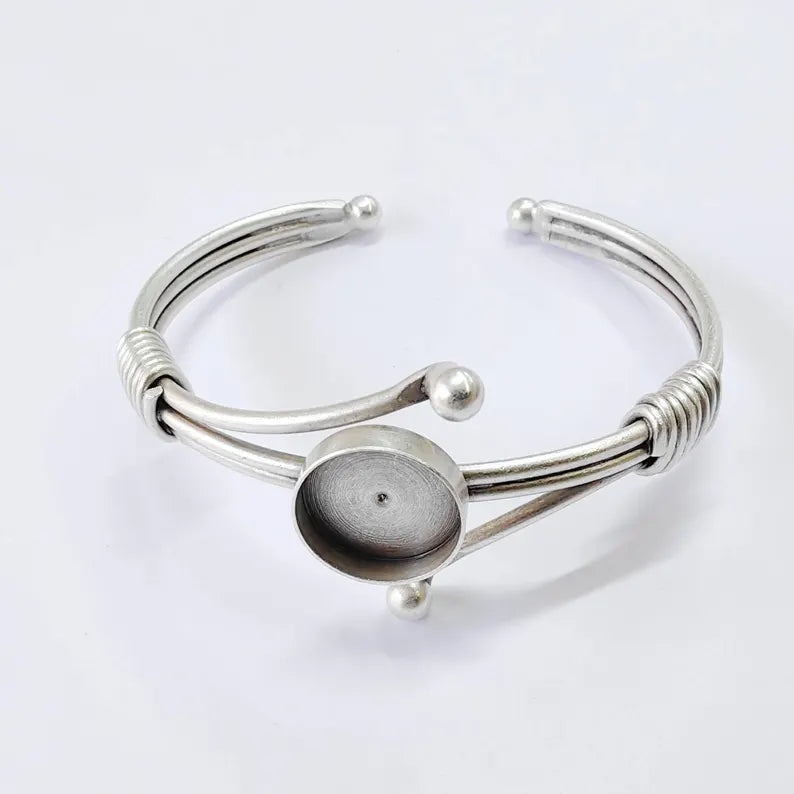 Adjustable Bezel Bracelet Base, 14mm Round Setting, Cuff Style Bracelet Blank, G37838