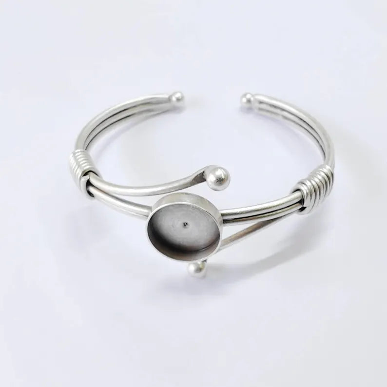 Adjustable Bezel Bracelet Base, 14mm Round Setting, Cuff Style Bracelet Blank, G37838