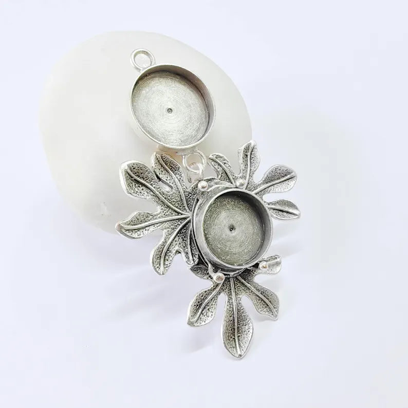 Double Leaf Bezel Pendant, 16mm and 14mm Round Settings, 62x38mm, G37842