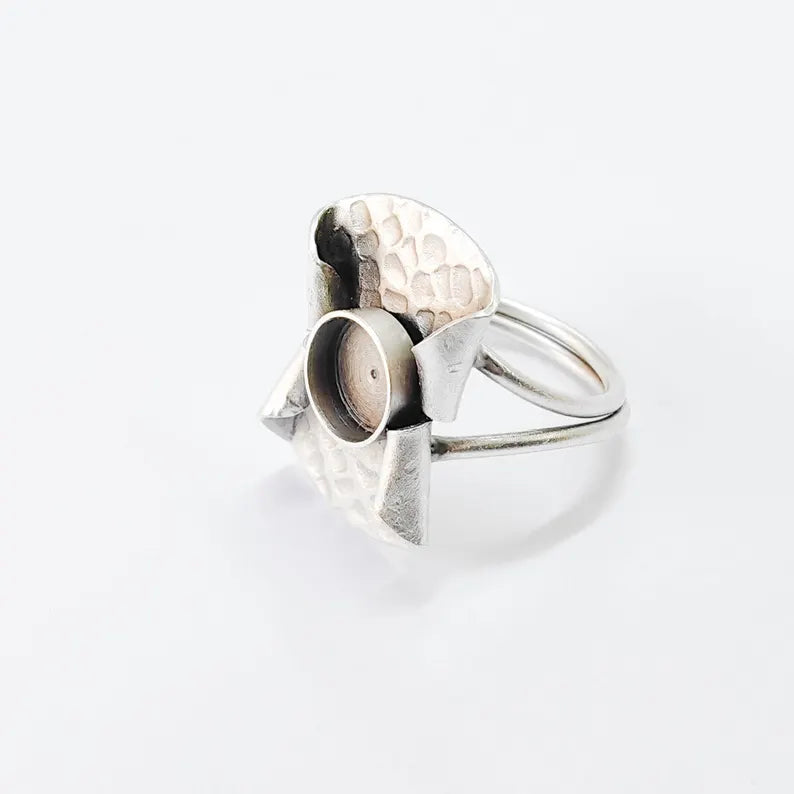 Ring Base, Sculptural Wrap, 8mm Round Bezel Setting, Antique Silver Plated Brass, Adjustable G37844