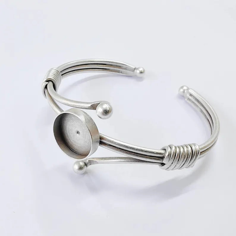 Adjustable Bezel Bracelet Base, 14mm Round Setting, Cuff Style Bracelet Blank, G37838