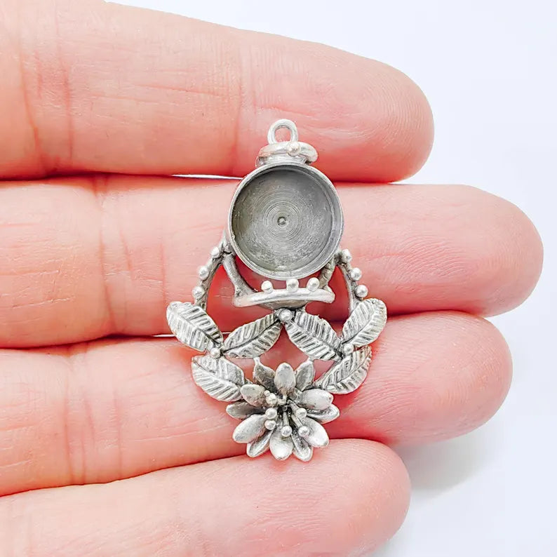 Floral Bezel Pendant, 12mm Inner Size, Antique Silver Plated, Zamac Jewelry Finding, 38x26mm, G37839