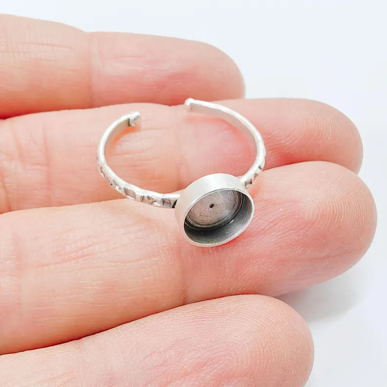 Antique Silver Adjustable Ring Base, 8mm Round Bezel Setting, Minimal Band Design, G37862