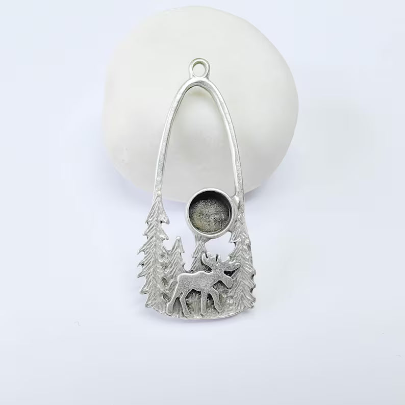 Deer Forest Bezel Pendant, 8mm Round Setting, Antique Silver Zamac, 52x23mm, G37865