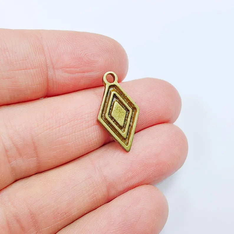 4 Geometric Diamond Charm Pendant, Minimalist Rhombus Design, Antique Bronze Plated, 21x12mm, G37897